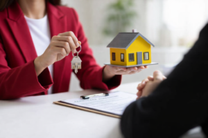 Best mortgage broker explaining home loan options to Australian clients during a property finance consultation